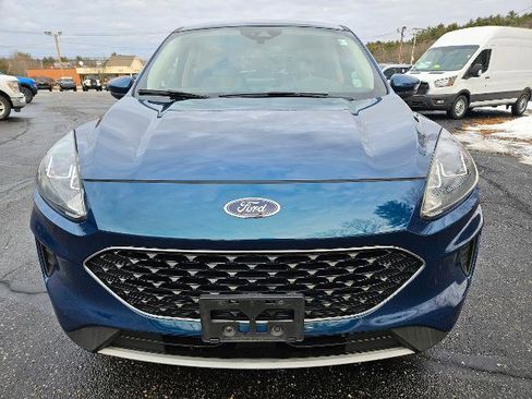 Certified 2020 Ford Escape SE image 2
