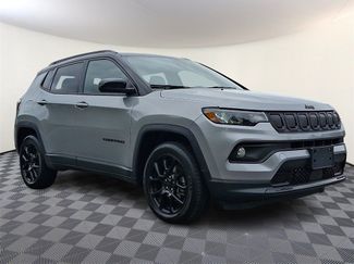 Used 2022 Jeep Compass Altitude image 1