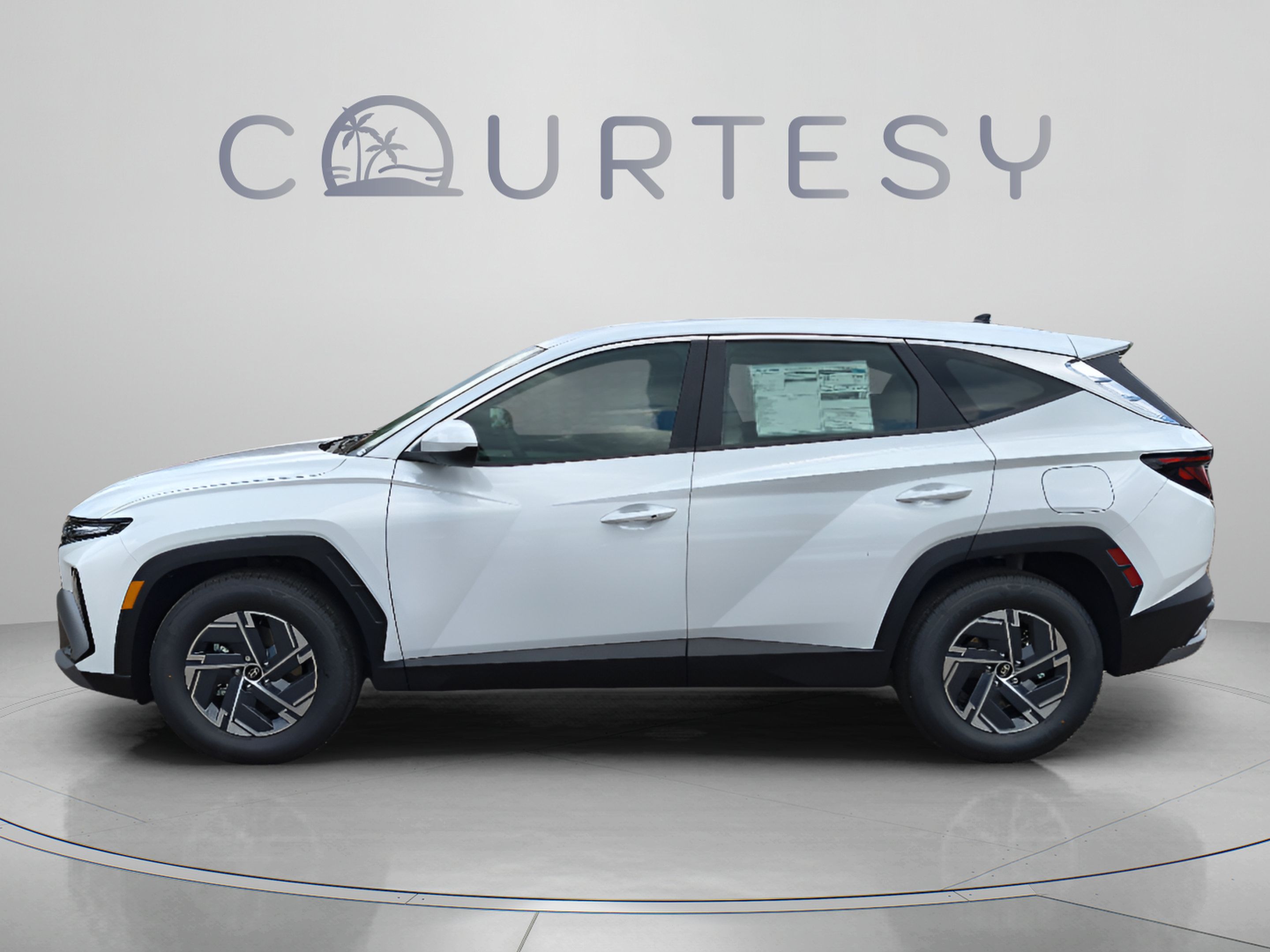 New 2026 Hyundai Tucson Blue SE FWD image 2