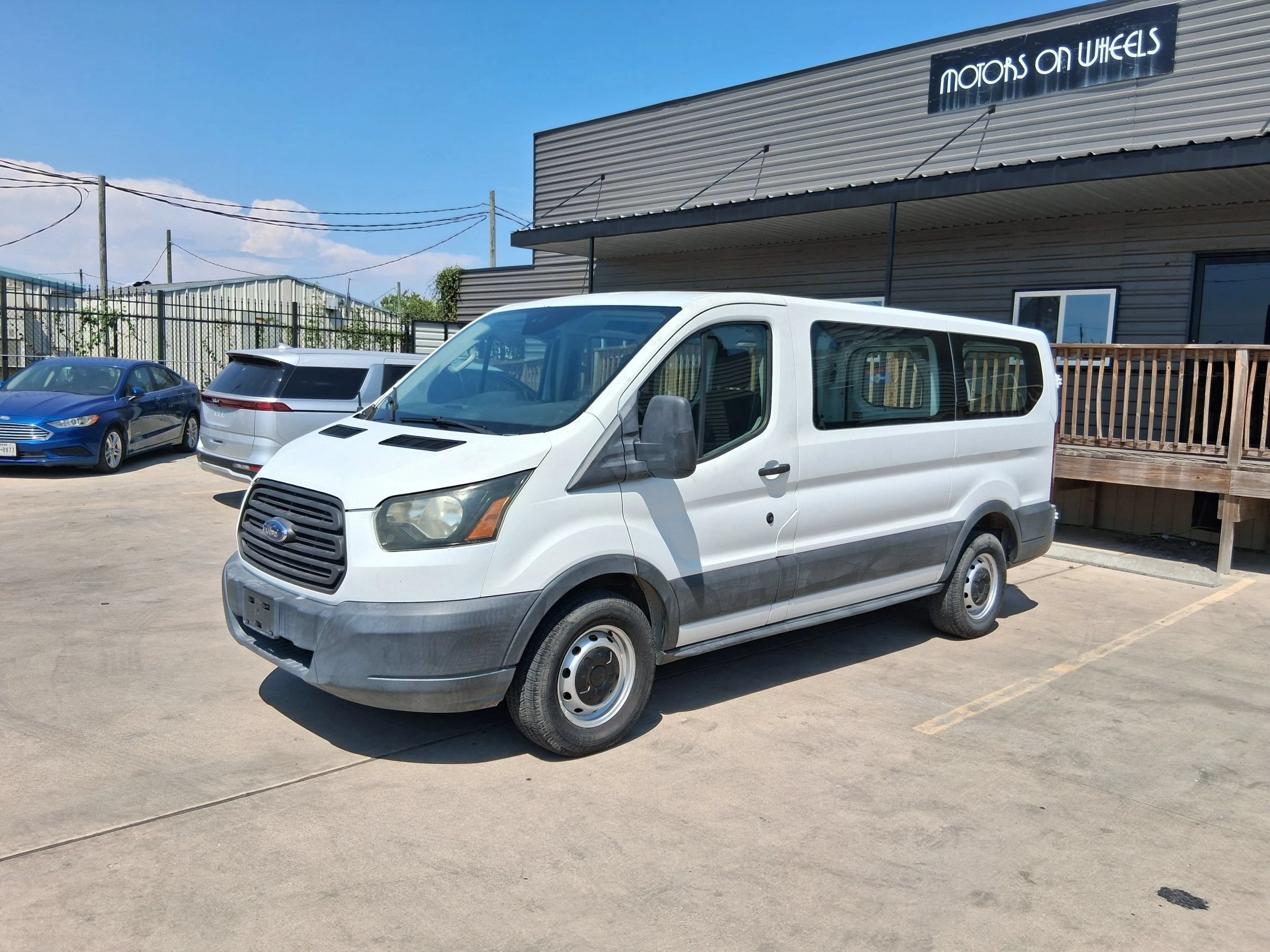 Used 2016 Ford Transit 150 130 Low Roof RWD image 1