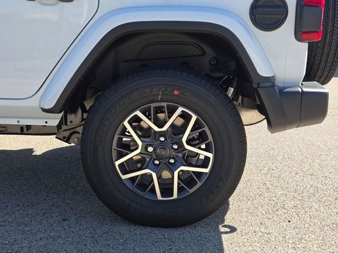 Used 2024 Jeep Wrangler Sahara w/ Safety Group image 16