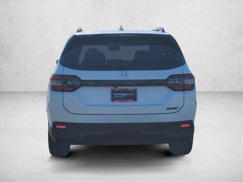 New 2026 Honda Pilot Sport image 8