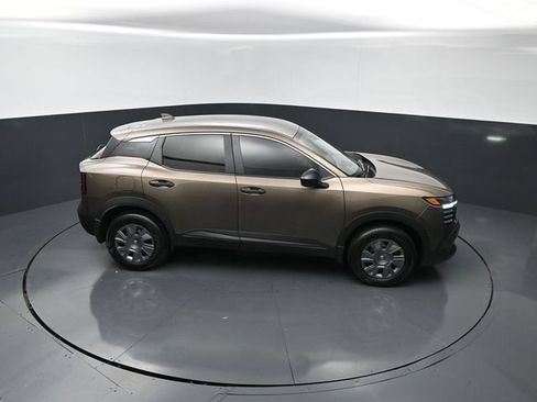 Used 2025 Nissan Kicks S w/ Interior Electronics Package FWD image 26