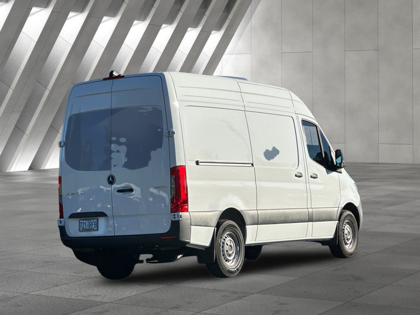Used 2025 Mercedes-Benz Sprinter 2500 image 4