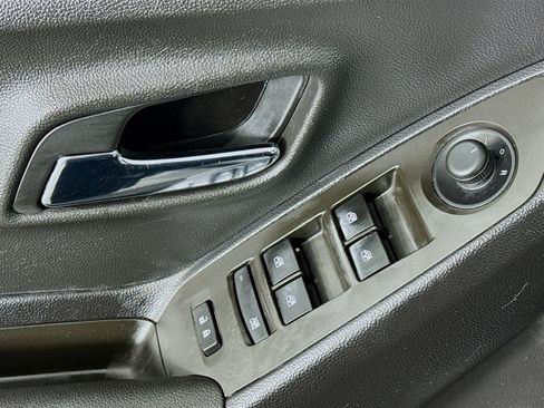 Used 2017 Chevrolet Trax LT w/ LT Convenience Package image 23