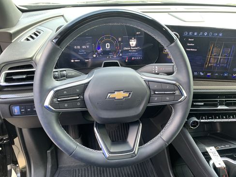 Used 2025 Chevrolet Traverse High Country AWD/4WD image 18