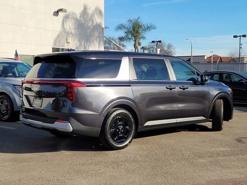 New 2026 Kia Carnival image 5