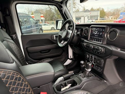 Used 2021 Jeep Gladiator Overland AWD/4WD image 30