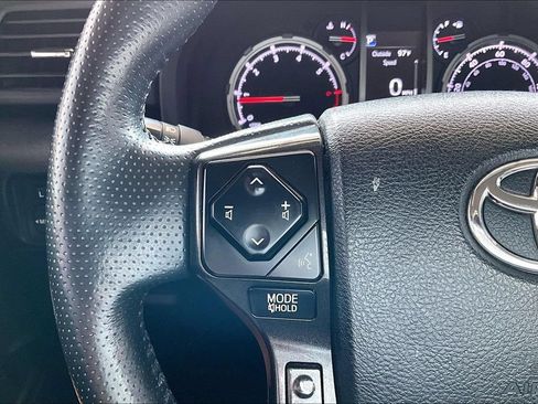 Used 2023 Toyota 4Runner TRD Off-Road Premium AWD/4WD image 11