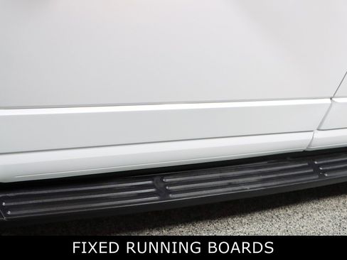 Used 2017 Ford Expedition XLT image 12