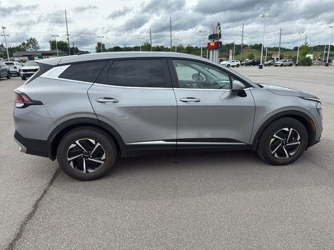 Used 2025 Kia Sportage LX FWD image 9
