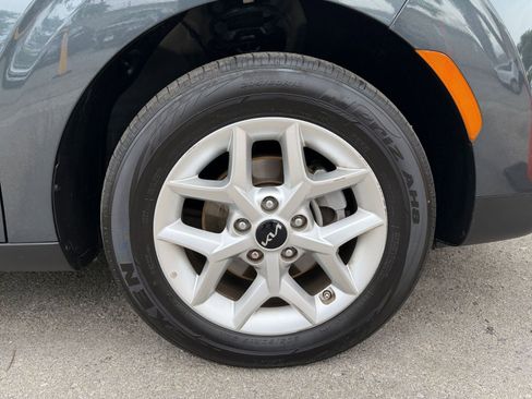 Used 2025 Kia Soul LX w/ LX Technology Package FWD image 28