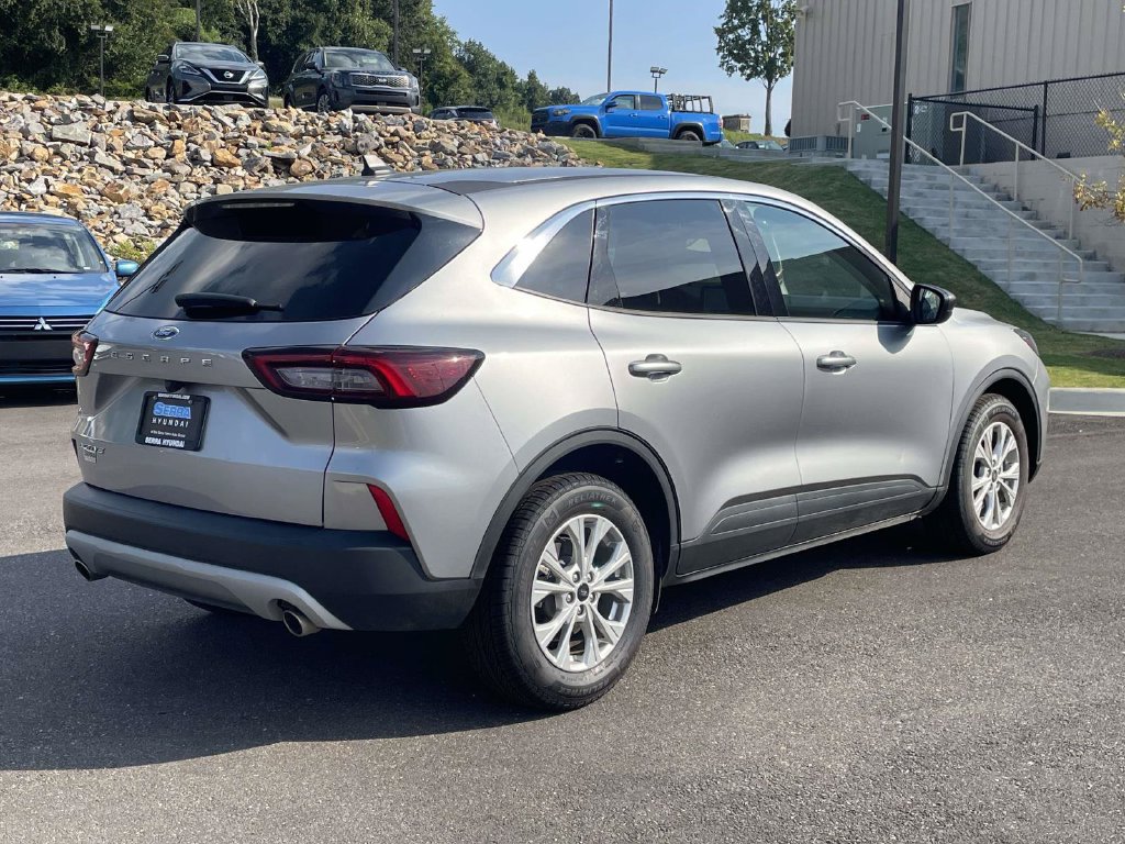 Used 2024 Ford Escape Active FWD image 3