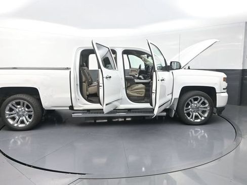 Used 2018 Chevrolet Silverado 1500 LTZ Z71 w/ LTZ Plus Package AWD/4WD image 46