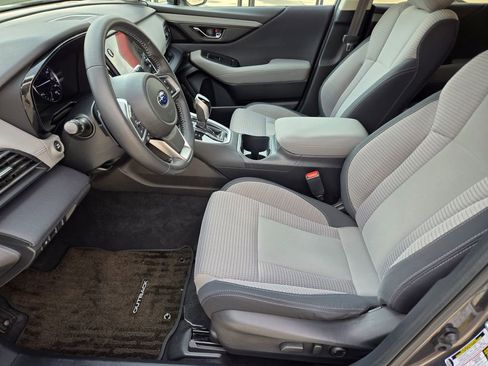 Used 2022 Subaru Outback Premium AWD/4WD image 17