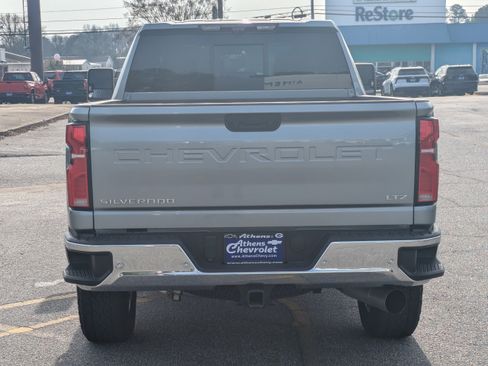 Used 2024 Chevrolet Silverado 2500 LTZ w/ LTZ Premium Package image 5