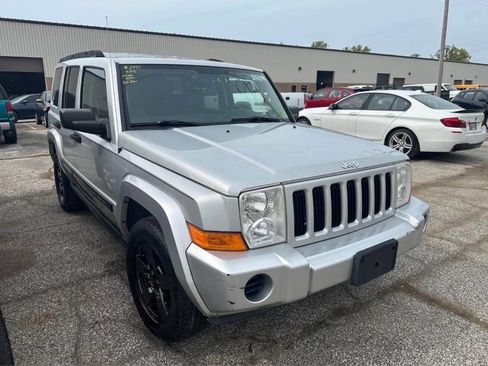 Used 2006 Jeep Commander 4WD image 5