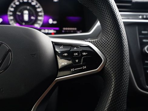 Used 2024 Volkswagen Tiguan SE R-Line FWD image 27