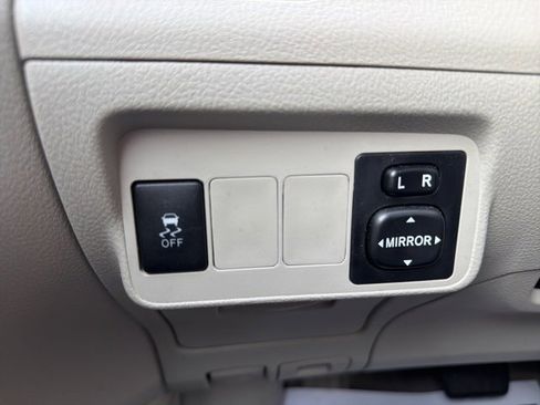 Used 2012 Toyota Corolla LE image 22