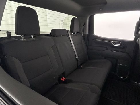 Used 2025 Chevrolet Silverado 1500 LT image 38