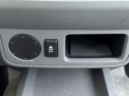 Used 2018 Nissan Frontier SV RWD image 18