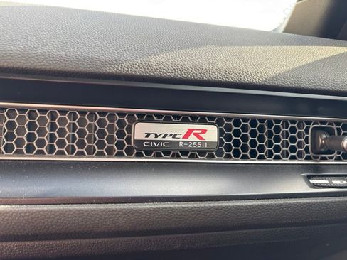 Used 2024 Honda Civic Type R image 8