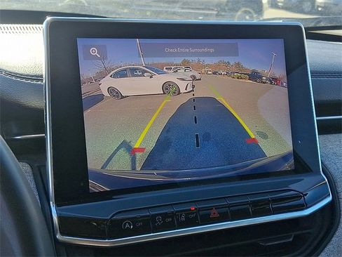 Used 2022 Jeep Compass Latitude image 16