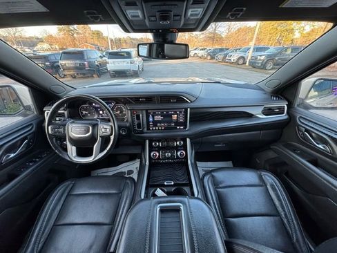 Used 2021 GMC Yukon XL Denali image 17