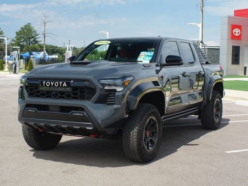 Used 2025 Toyota Tacoma TRD Pro AWD/4WD image 24