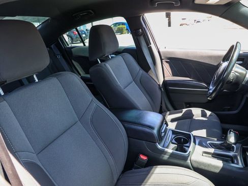 Used 2019 Dodge Charger SXT RWD image 21