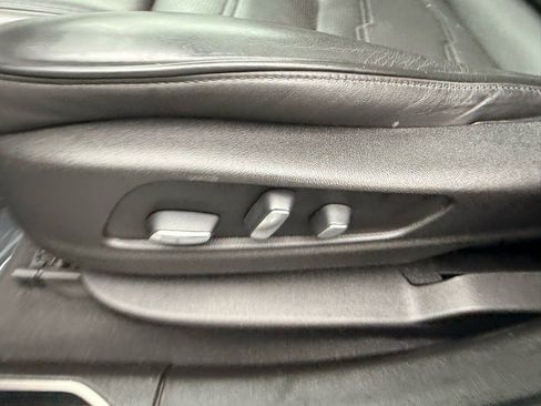 Used 2019 Cadillac XT5 Platinum image 22