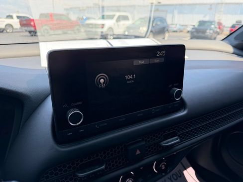 Used 2025 Honda HR-V Sport image 18