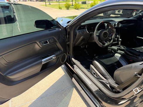 Used 2019 Ford Mustang GT Premium w/ GT Performance Package RWD image 8