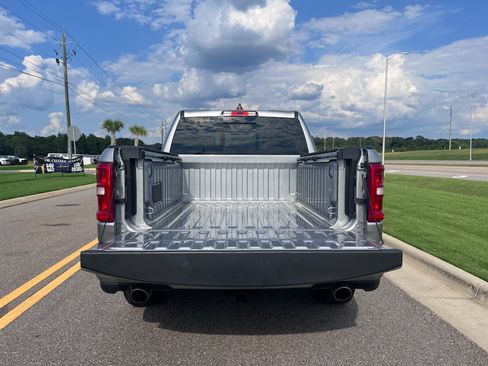 Used 2025 RAM 1500 Laramie w/ Sport Appearance Package AWD/4WD image 10