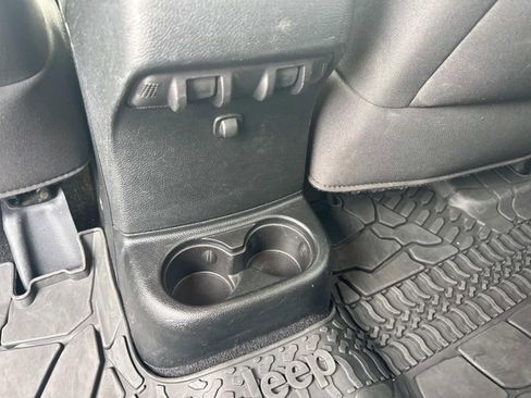 Used 2017 Jeep Wrangler Unlimited Sahara w/ Max Tow Package image 15