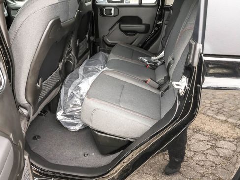 New 2025 Jeep Gladiator Rubicon w/ Convenience Group image 14