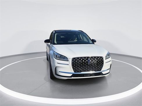 New 2026 Lincoln Corsair Grand Touring image 3