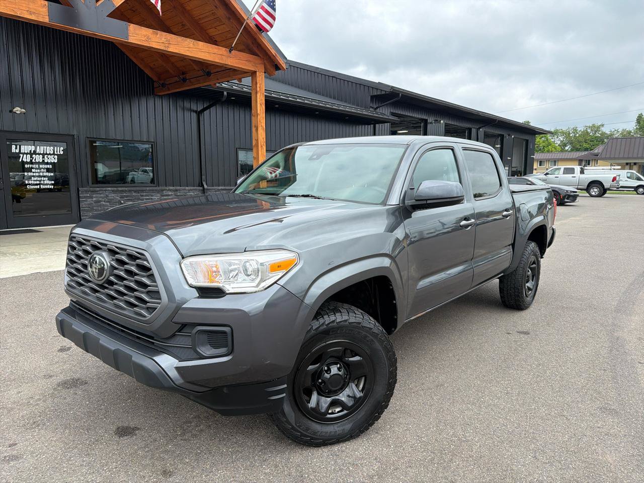 Used 2021 Toyota Tacoma SR AWD/4WD image 1