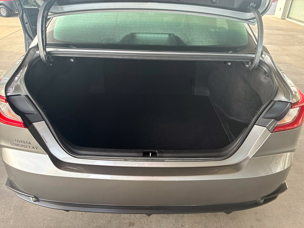 Used 2025 Toyota Camry SE FWD image 28