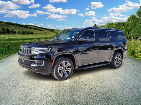 Used 2023 Jeep Wagoneer 4WD w/ Premium Group I image 2