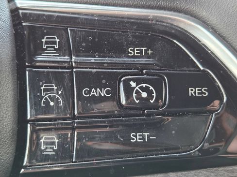 Used 2022 Jeep Grand Cherokee L Overland w/ Luxury Tech Group IV AWD/4WD image 23