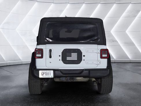 Used 2018 Jeep Wrangler Unlimited Sport image 4