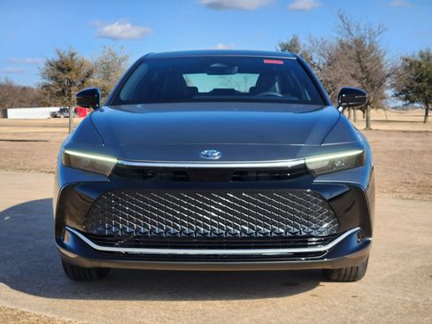 New 2026 Toyota Crown XLE image 6