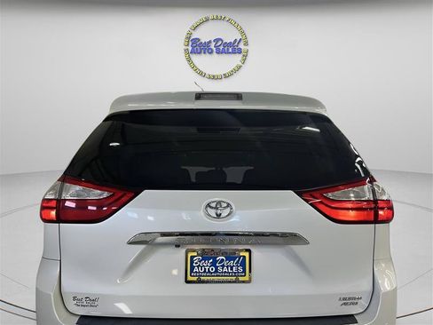 Used 2017 Toyota Sienna Limited Premium AWD/4WD image 4