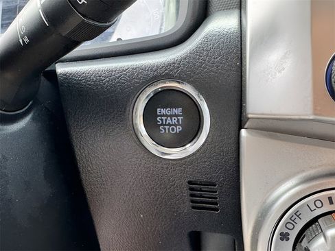 Used 2022 Toyota 4Runner SR5 Premium w/ Moonroof Package image 18