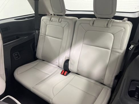 Certified 2025 Lincoln Aviator Reserve w/ Illumination Package image 13