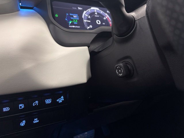 Used 2024 Toyota Tundra Capstone AWD/4WD image 39