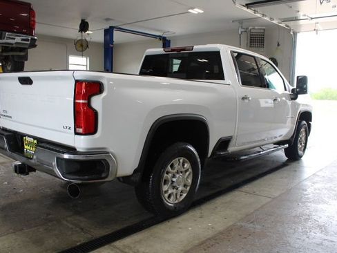 Used 2025 Chevrolet Silverado 2500 LTZ w/ LTZ Premium Package AWD/4WD image 10