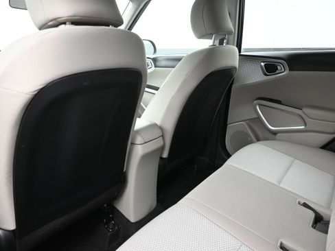 Used 2020 Kia Soul LX FWD image 21