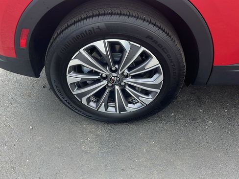 Used 2025 Buick Envision Preferred AWD/4WD image 31